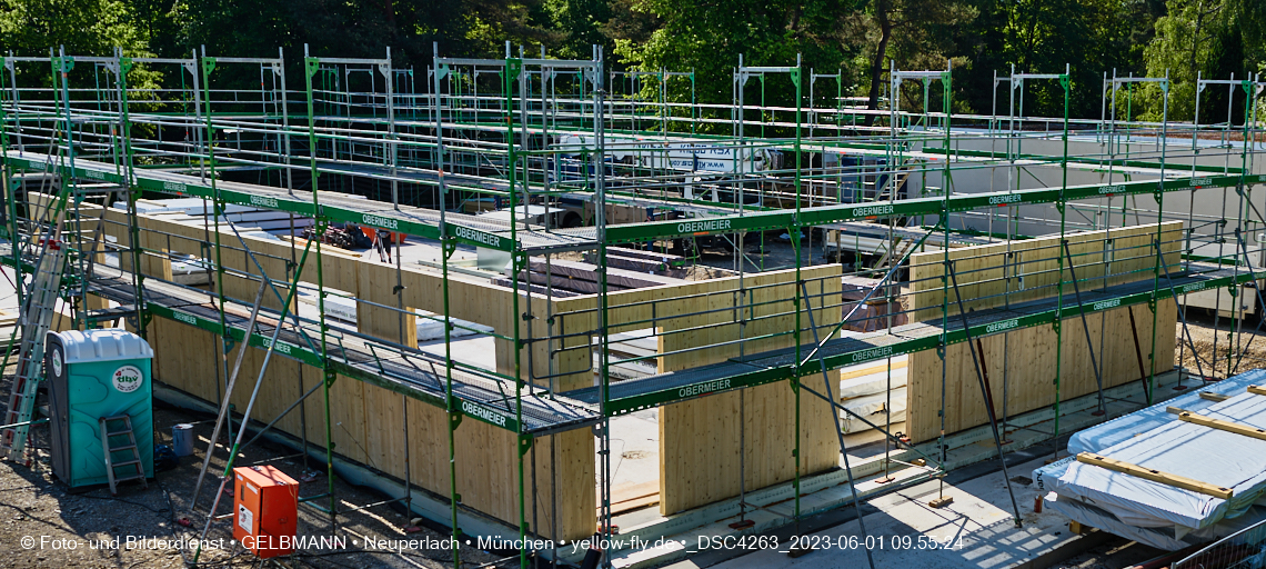01.06.2023 - Neue Holzwände für das Haus für Kinder in Neuperlach in München